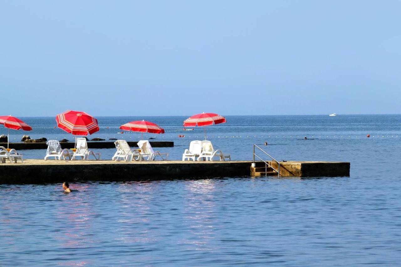 Apartments With A Parking Space Umag - 7110 Екстериор снимка